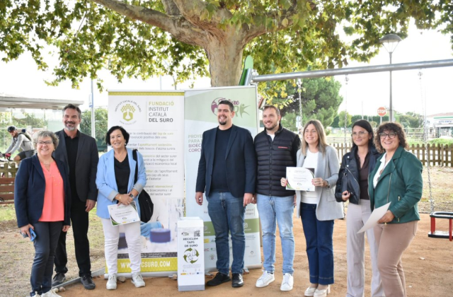Cassà de la Selva inaugura un parque infantil con pavimento de tapones de corcho reciclados gracias a FUTURECORK